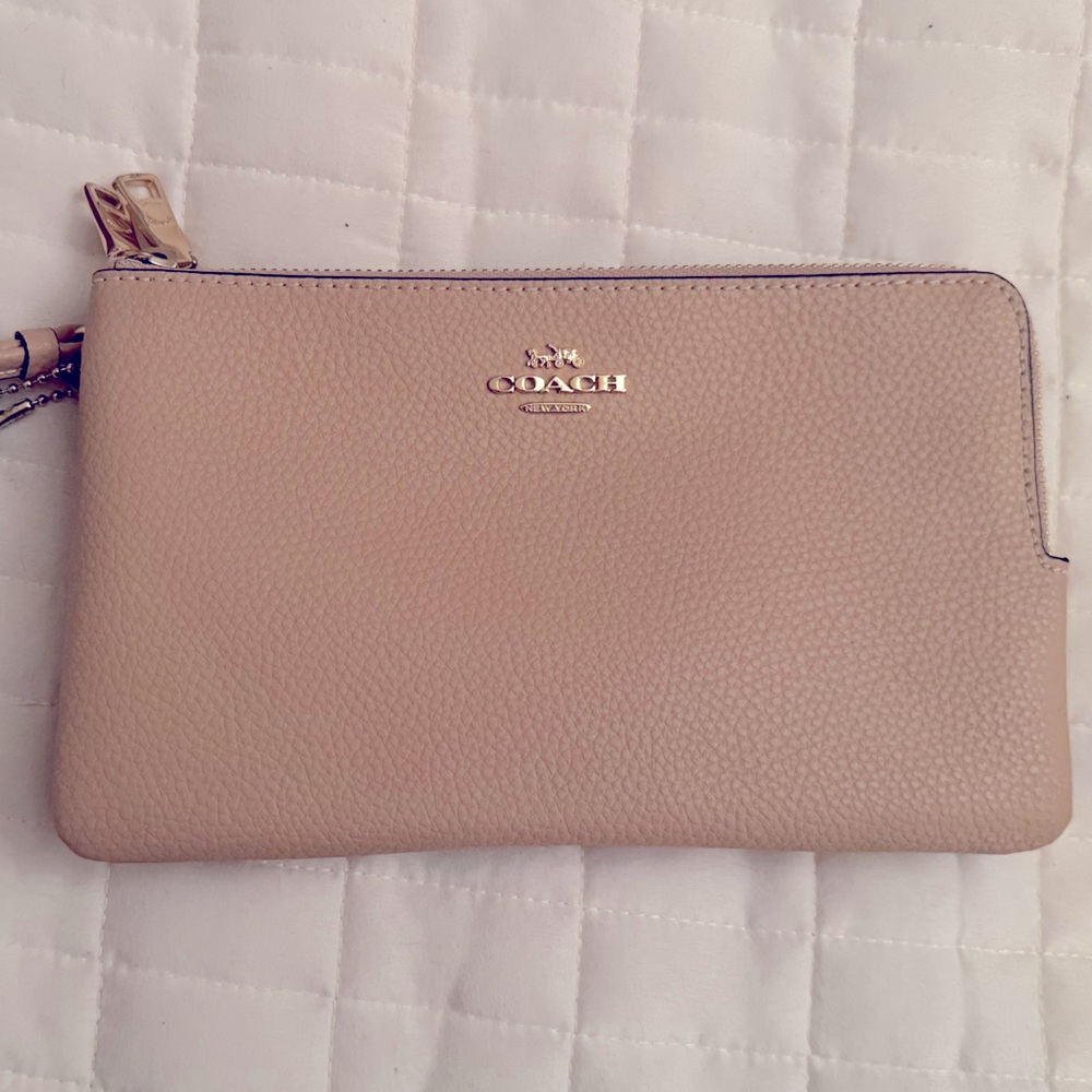 COACH Large double corner zip leather wristlet Faded blush color